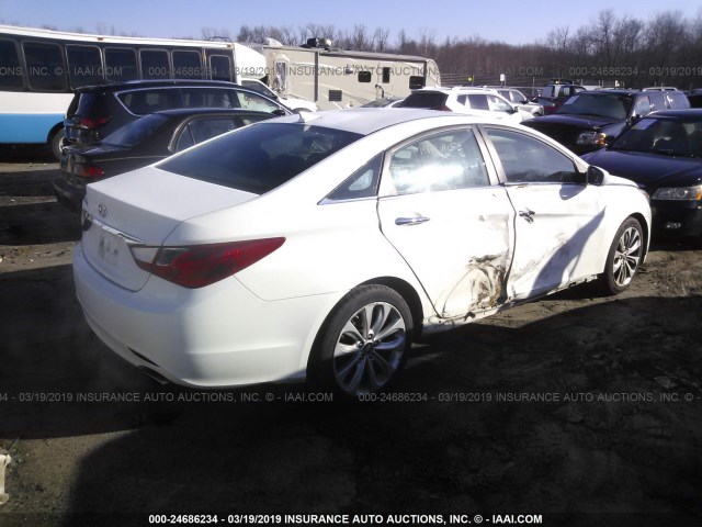 5NPEC4AC2DH508170 - 2013 HYUNDAI SONATA SE/LIMITED WHITE photo 4