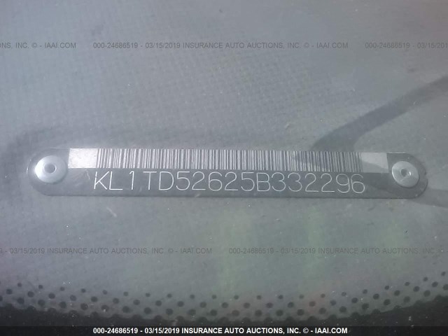 KL1TD52625B332296 - 2005 CHEVROLET AVEO LS SILVER photo 9