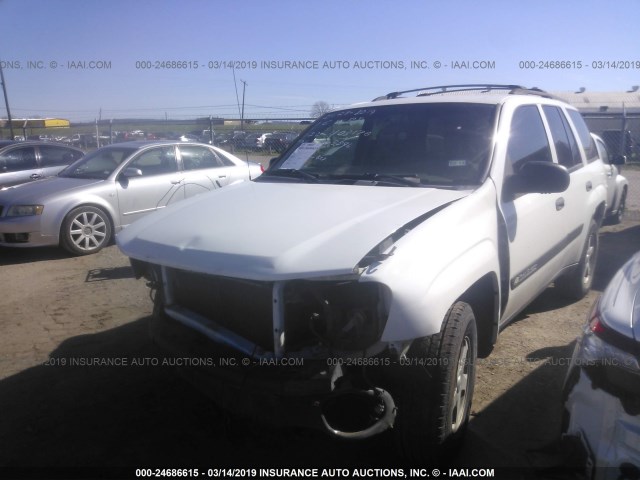 1GNDT13S942403178 - 2004 CHEVROLET TRAILBLAZER LS/LT WHITE photo 2