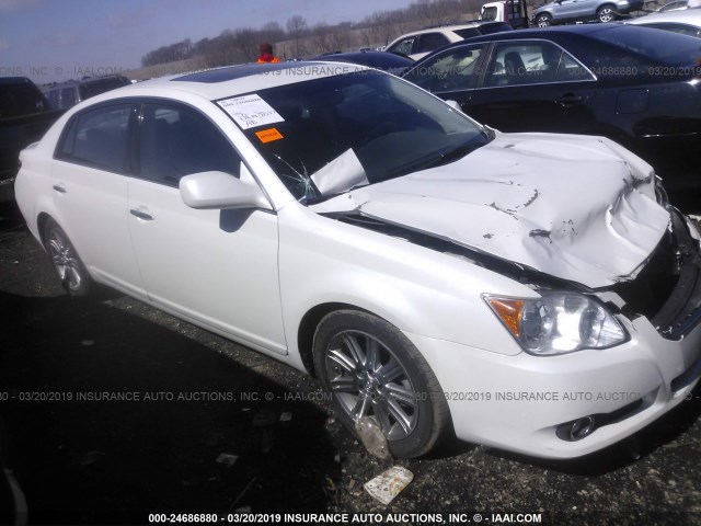 4T1BK36B18U295185 - 2008 TOYOTA AVALON XL/XLS/TOURING/LIMITED WHITE photo 1