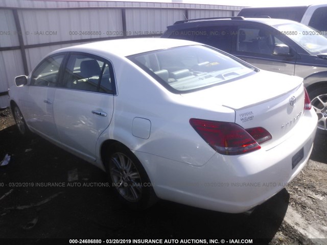 4T1BK36B18U295185 - 2008 TOYOTA AVALON XL/XLS/TOURING/LIMITED WHITE photo 3