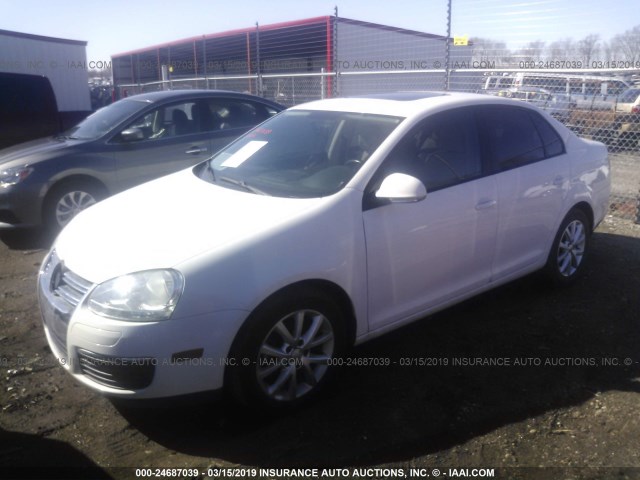 3VWRZ7AJ1AM143340 - 2010 VOLKSWAGEN JETTA SE/SEL WHITE photo 2