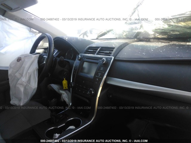 4T1BF1FKXGU196419 - 2016 TOYOTA CAMRY LE/XLE/SE/XSE SILVER photo 5