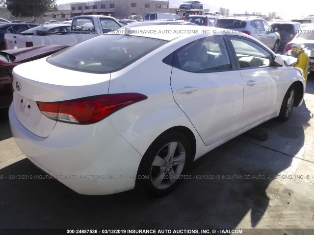 5NPDH4AE1DH263988 - 2013 HYUNDAI ELANTRA GLS/LIMITED WHITE photo 4