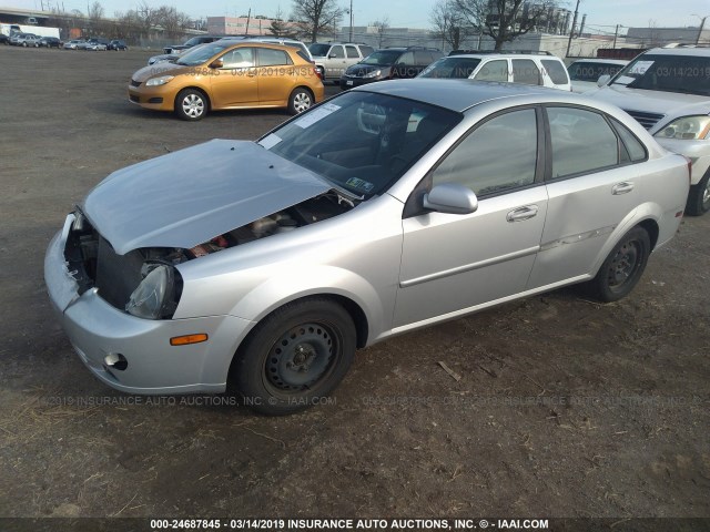 KL5JD56Z28K893032 - 2008 SUZUKI FORENZA CONVENIENCE/POPULAR SILVER photo 2