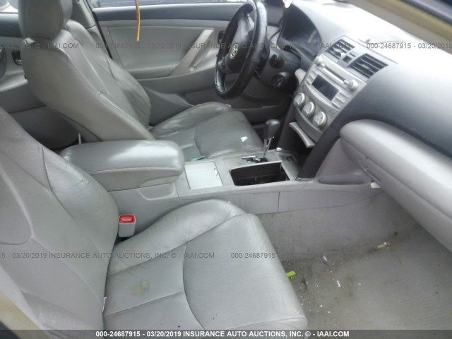 4T1BF3EK7BU634951 - 2011 TOYOTA CAMRY SE/LE/XLE BLUE photo 5