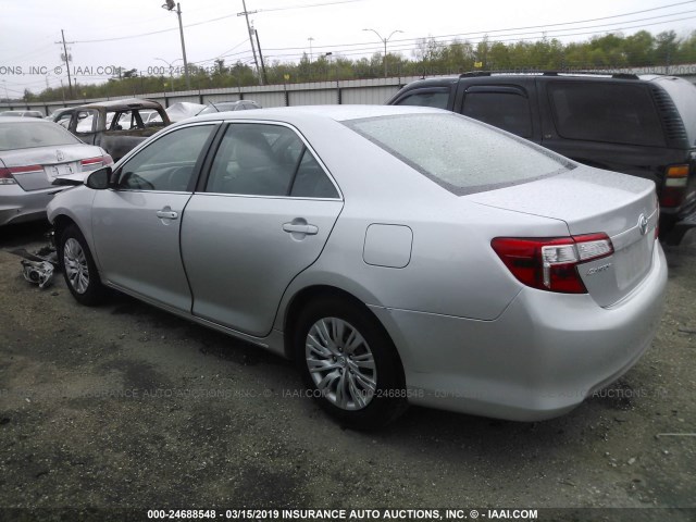 4T1BF1FK3CU122625 - 2012 TOYOTA CAMRY SE/LE/XLE SILVER photo 3