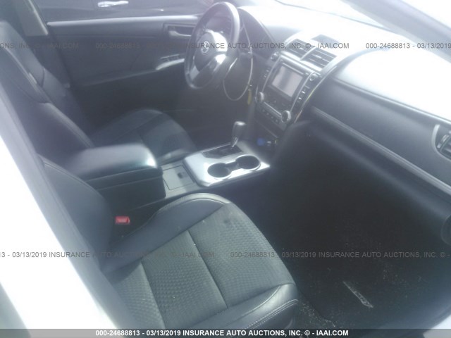 4T1BF1FK6EU766462 - 2014 TOYOTA CAMRY L/SE/LE/XLE 白色 照片 5