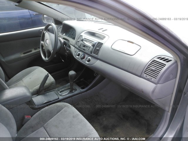 4T1BE32K63U759870 - 2003 TOYOTA CAMRY LE/XLE/SE GRAY photo 5