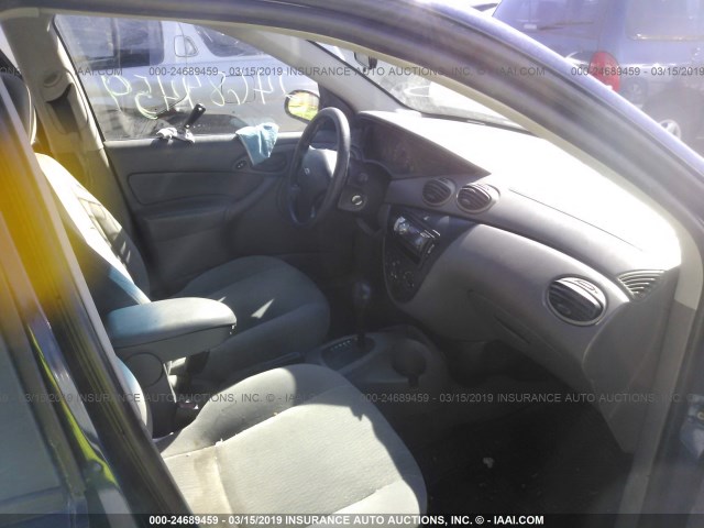 1FAFP34P01W322723 - 2001 FORD FOCUS SE/SE COMFORT BLUE photo 5