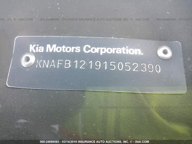 KNAFB121915052390 - 2001 KIA SEPHIA LS SILVER photo 9