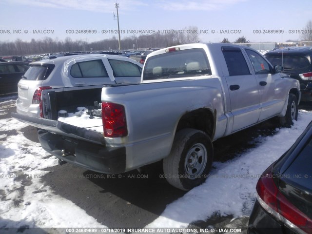 1D7HW28K97S215416 - 2007 DODGE DAKOTA QUAD/ST SILVER photo 4