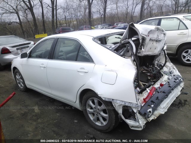 4T4BF3EK3AR019981 - 2010 TOYOTA CAMRY SE/LE/XLE WHITE photo 3