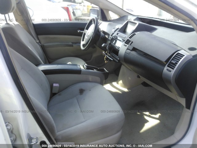 JTDKB22U853070026 - 2005 TOYOTA PRIUS WHITE photo 5