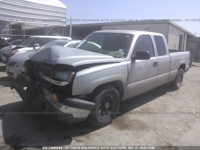 2GCEC19V451307894 - 2005 CHEVROLET SILVERADO C1500 SILVER photo 2