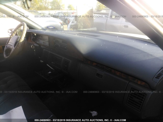 1G1BL53E8PR141627 - 1993 CHEVROLET CAPRICE CLASSIC WHITE photo 5