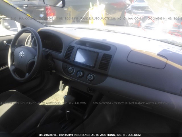 4T1BE32K45U944275 - 2005 TOYOTA CAMRY LE/XLE/SE SILVER photo 5