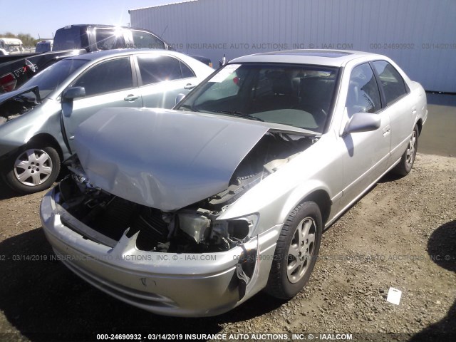 4T1BG22K4YU001313 - 2000 TOYOTA CAMRY CE/LE/XLE SILVER photo 2