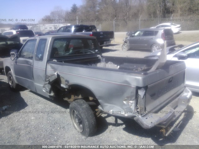 1GCCS19R5J2119733 - 1988 CHEVROLET S TRUCK S10 GRAY photo 3