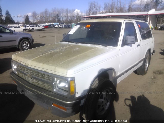 1GNCT18Z7M8268362 - 1991 CHEVROLET BLAZER S10 WHITE photo 2