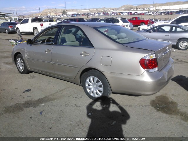 4T1BE32K15U428939 - 2005 TOYOTA CAMRY LE/XLE/SE GOLD photo 3