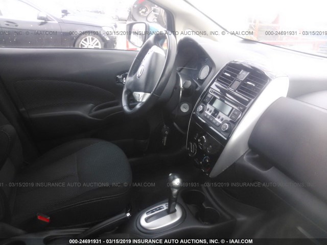 3N1CE2CP9FL354374 - 2015 NISSAN VERSA NOTE S/S PLUS/SV/SL/SR Light Blue photo 5