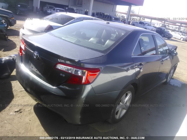 4T1BF1FK0DU677338 - 2013 TOYOTA CAMRY L/SE/LE/XLE GRAY photo 4
