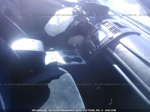 4T1BF1FK0DU677338 - 2013 TOYOTA CAMRY L/SE/LE/XLE GRAY photo 5