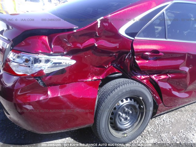 4T1BF1FKXGU587327 - 2016 TOYOTA CAMRY LE/XLE/SE/XSE RED photo 6