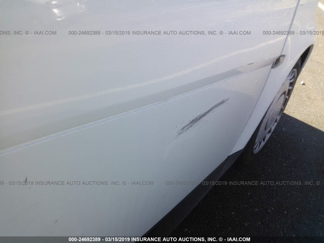 WMEEJ31X38K142165 - 2008 SMART FORTWO PURE/PASSION WHITE photo 6