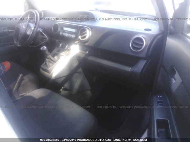 JTLKE50E981027386 - 2008 TOYOTA SCION XB 白色 照片 5