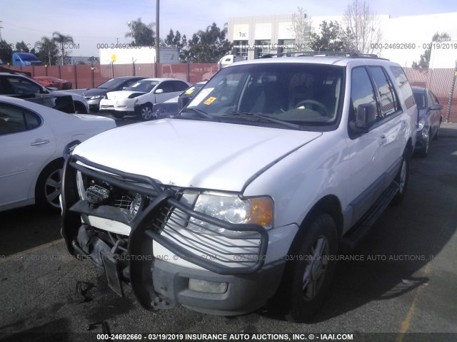 1FMRU15W44LB61126 - 2004 FORD EXPEDITION XLT WHITE photo 2