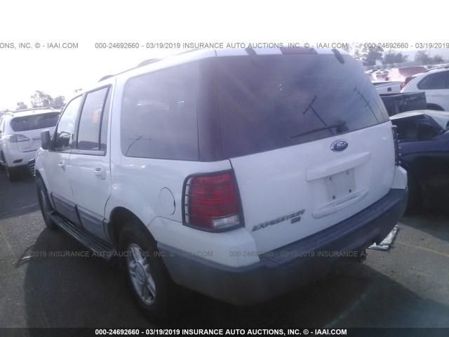 1FMRU15W44LB61126 - 2004 FORD EXPEDITION XLT WHITE photo 3