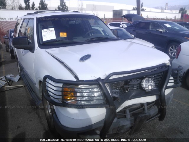 1FMRU15W44LB61126 - 2004 FORD EXPEDITION XLT WHITE photo 6