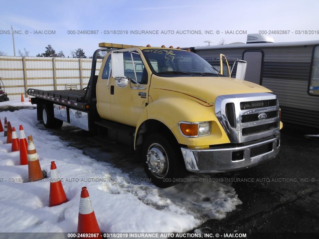 3FRNX65N74V682402 - 2004 FORD F650 SUPER DUTY YELLOW photo 1