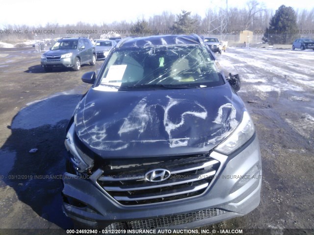 KM8J3CA41JU628976 - 2018 HYUNDAI TUCSON LIMITED/SPORT AND ECO/SE GRAY photo 6