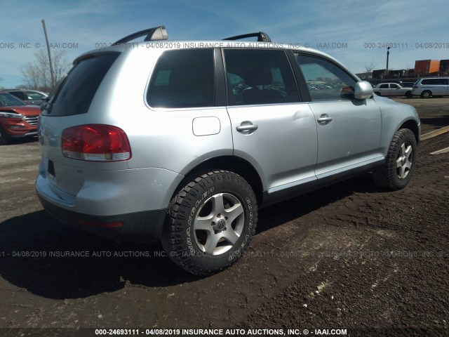 WVGBG77L95D011457 - 2005 VOLKSWAGEN TOUAREG 3.2 WHITE photo 4