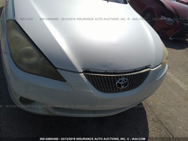 4T1FA38P05U055781 - 2005 TOYOTA CAMRY SOLARA SE/SLE WHITE photo 6