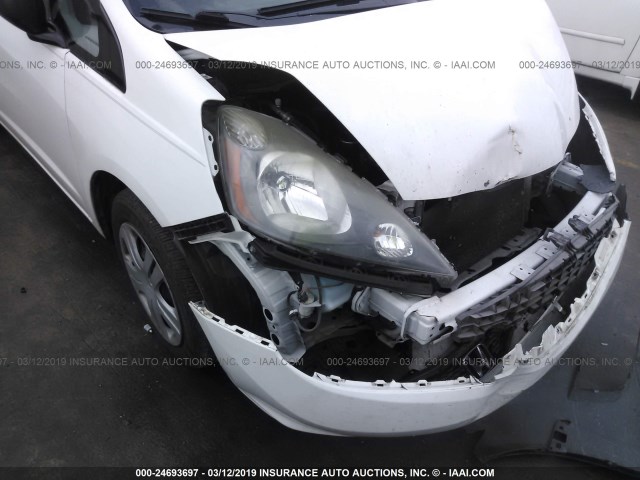 JHMGE8H39BC025279 - 2011 HONDA FIT WHITE photo 6