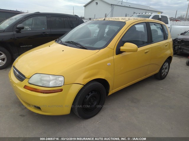 KL1TD62665B386321 - 2005 CHEVROLET AVEO LS YELLOW photo 2
