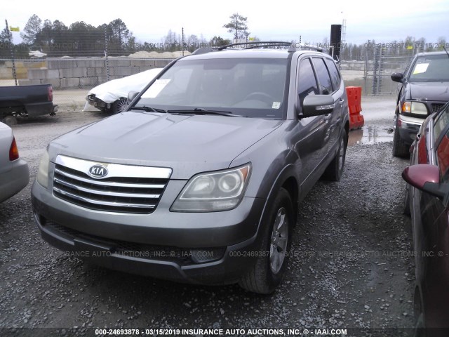 KNDJJ741495022144 - 2009 KIA BORREGO LX/EX BEIGE photo 2