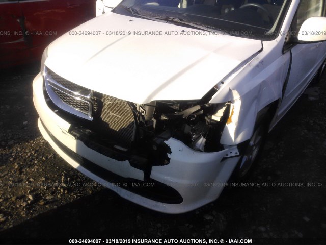 2C4RDGCG5CR263298 - 2012 DODGE GRAND CARAVAN SXT WHITE photo 6