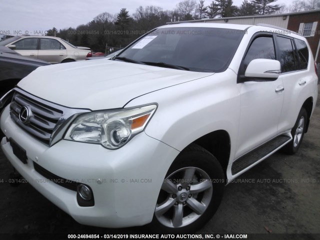 JTJBM7FX5B5019849 - 2011 LEXUS GX WHITE photo 2