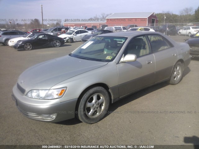 JT8BF28G9W5023324 - 1998 LEXUS ES 300 GRAY photo 2