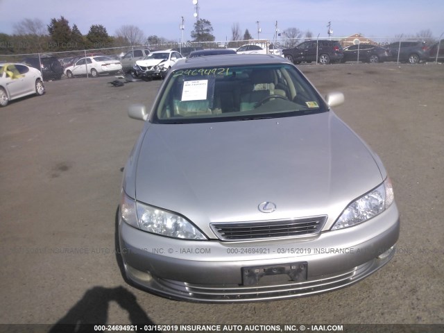 JT8BF28G9W5023324 - 1998 LEXUS ES 300 GRAY photo 6