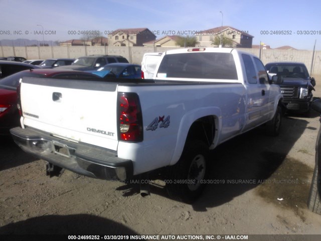 1GCHK29U97E164830 - 2007 CHEVROLET SILVERADO K2500 HEAVY DUTY WHITE photo 4