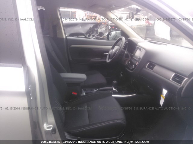 JA4AD2A31JZ060292 - 2018 MITSUBISHI OUTLANDER ES SILVER photo 5