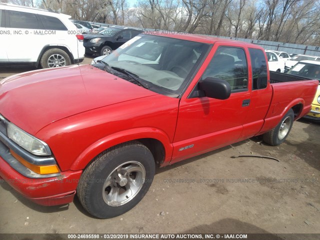 1GCCS19W1Y8297636 - 2000 CHEVROLET S TRUCK S10 RED photo 2