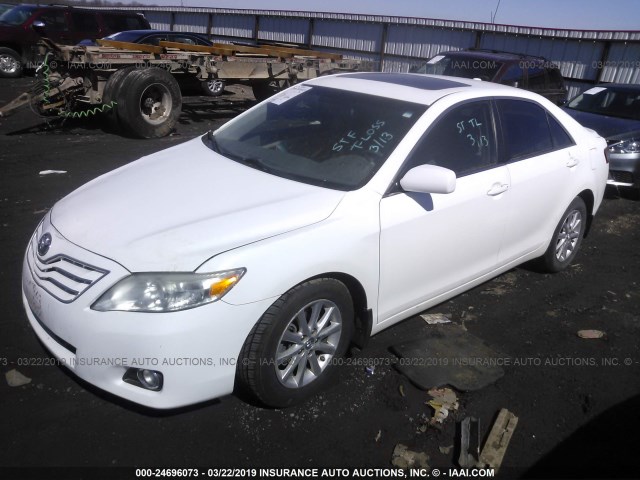 4T1BF3EK7AU514906 - 2010 TOYOTA CAMRY SE/LE/XLE WHITE photo 2