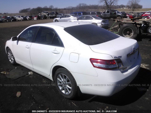 4T1BF3EK7AU514906 - 2010 TOYOTA CAMRY SE/LE/XLE WHITE photo 3